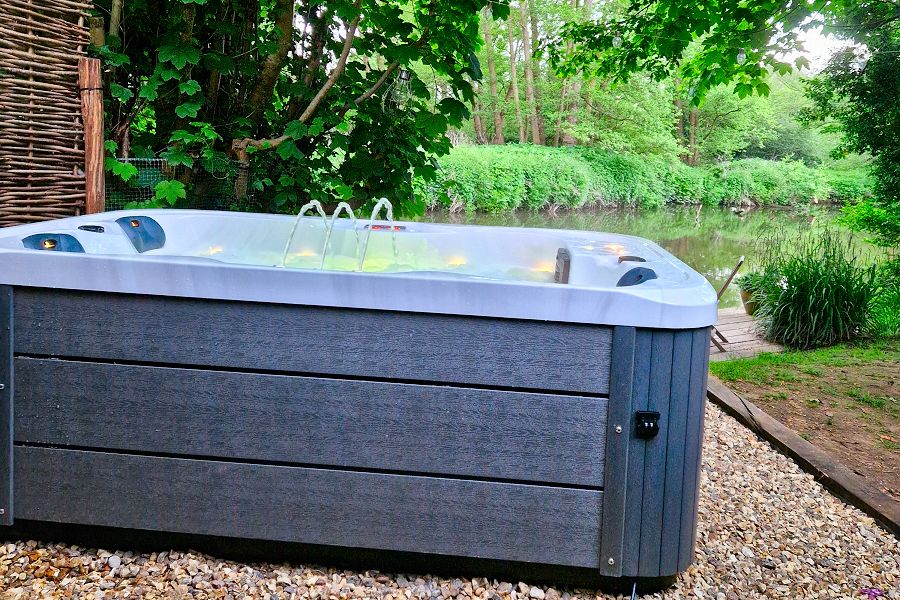 Tinkerbell Retreat Hot Tub