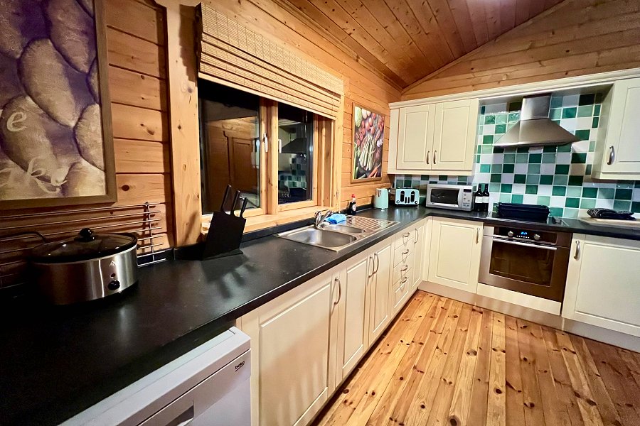 Lake Pochard Tufty Lodge Kitchen