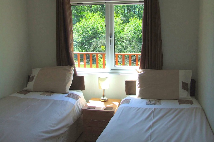 Moorhen Lodge Twin Bedroom