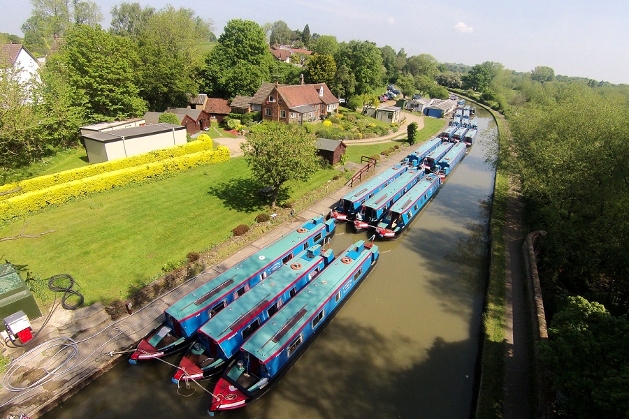 Waterside Cottage Canal View