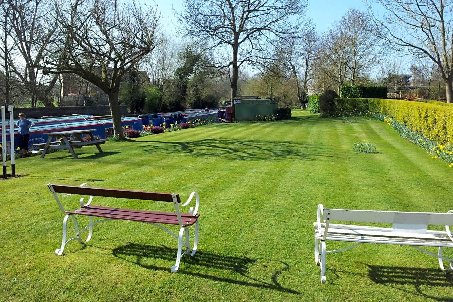 Waterside Cottage Lawn