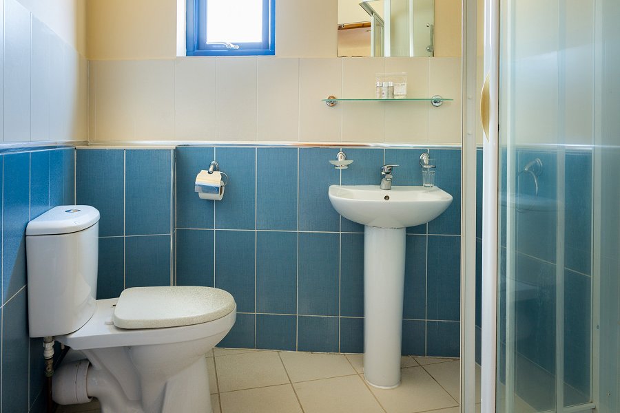 Waterside Boathouse En-suite Bathroom