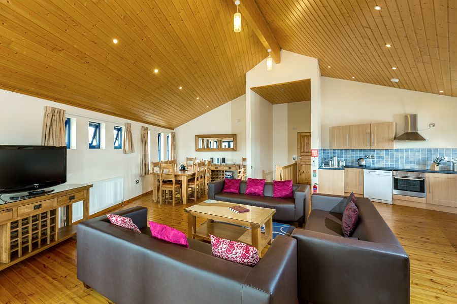 Waterside Boathouse Lounge