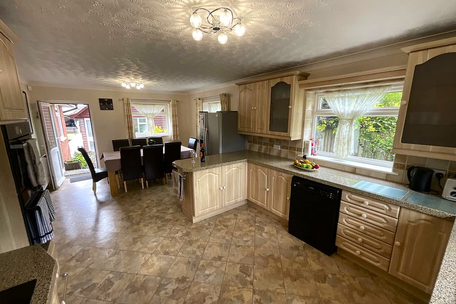 Waterside Retreat Kitchen