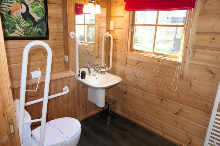 Willowbank Bullrush Bathroom