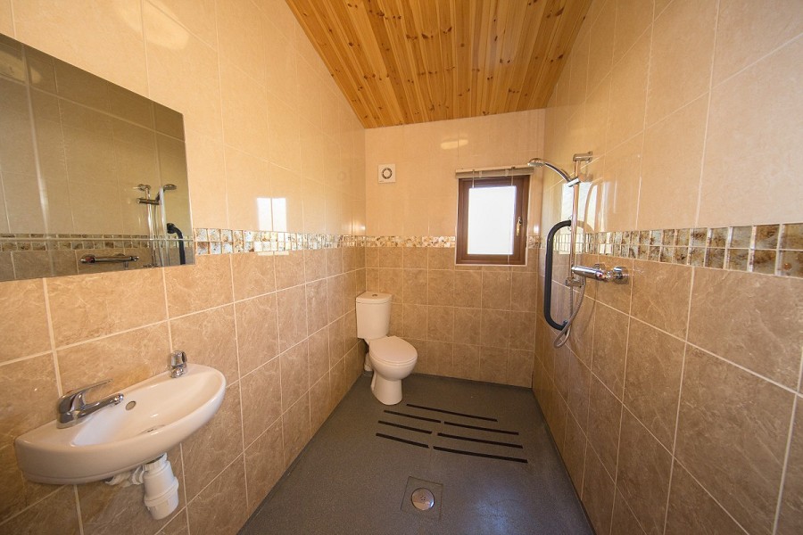 Barn Owl Lodge Bathroom