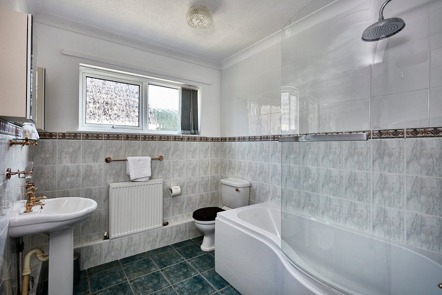 White Gables Bathroom