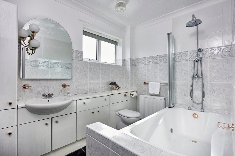 White Gables Bathroom