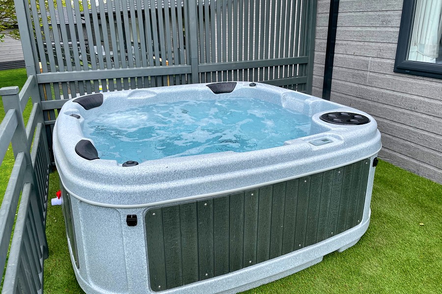 Willow Lakes Hot Tub