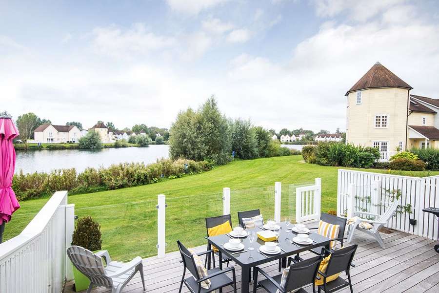 Cotswold Water Park Cottages & Cotswolds Holiday Cottages