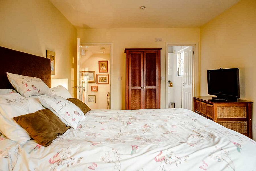 Windrush Turret Lodge Double Bedroom