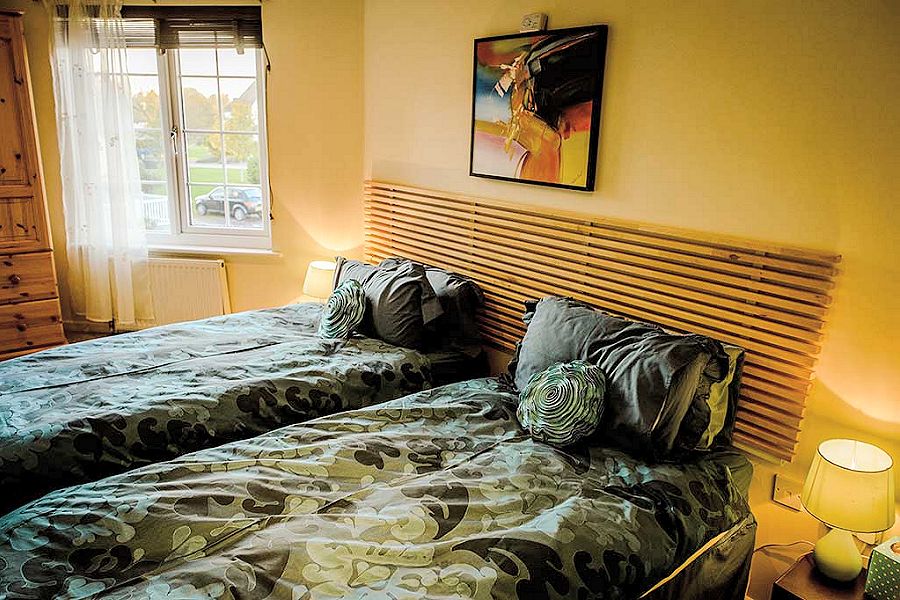 Windrush Turret Lodge Twin Bedroom
