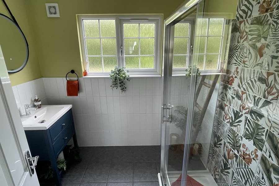 Windrush Turret Lodge Bathroom