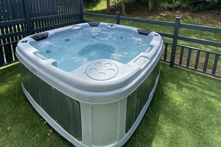 Pheasant Lodge Hot Tub