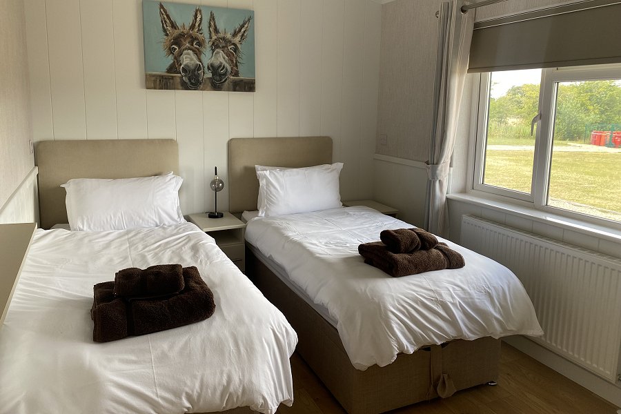 Pheasant Lodge Twin Bedroom