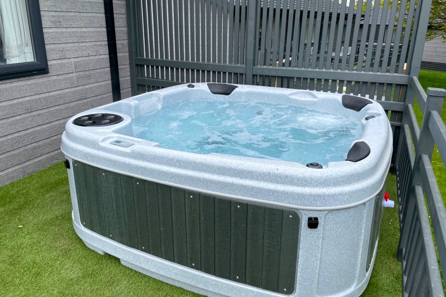 Woodpecker Lodge Hot Tub