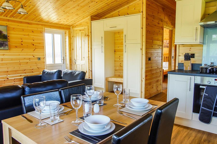 Woodlakes Larch Lodge Plus Dining
