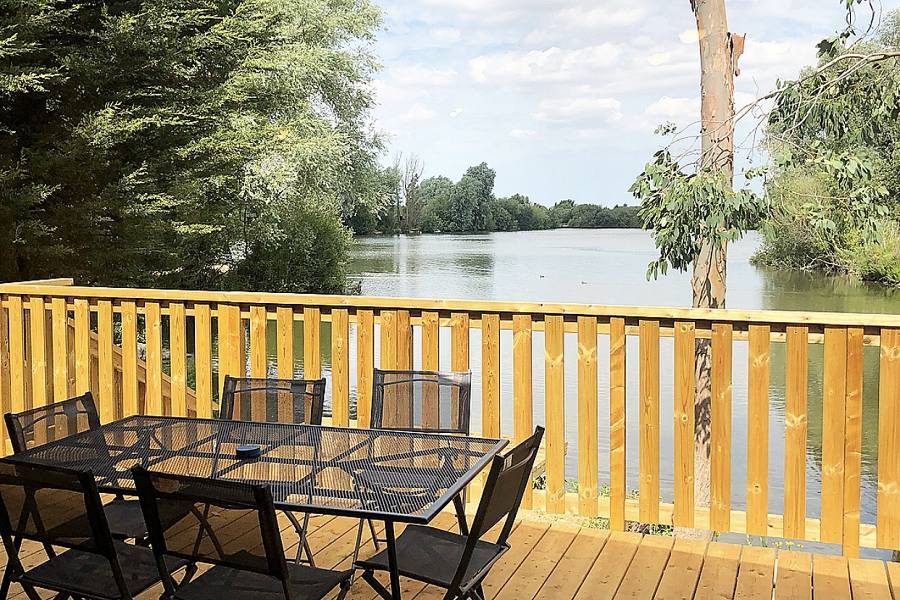 Woodlakes Oak Decking