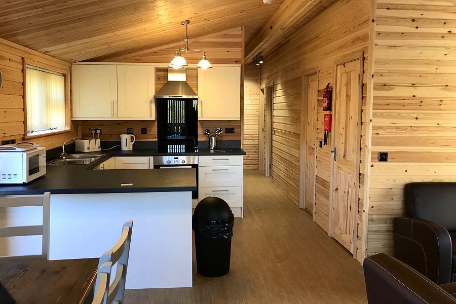 Woodlakes Spruce Lodge Kitchen