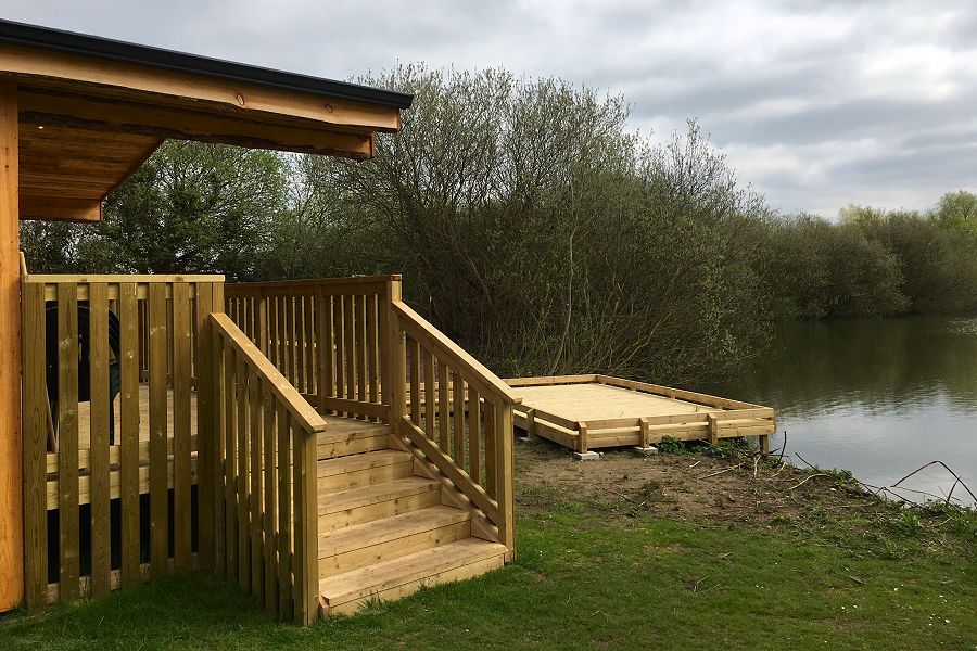 Woodlakes Accessible Lodge Steps From Decking