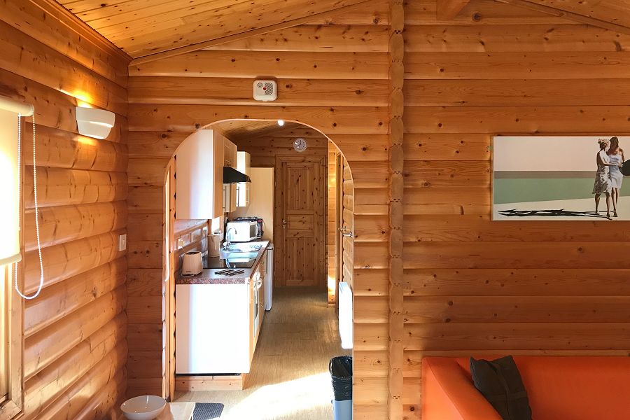 Woodlakes Cedar Plus Lodge Kitchen