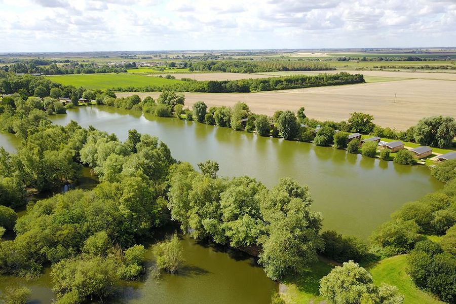Woodlakes Holiday Lodges Overlookig Fishing Lakes