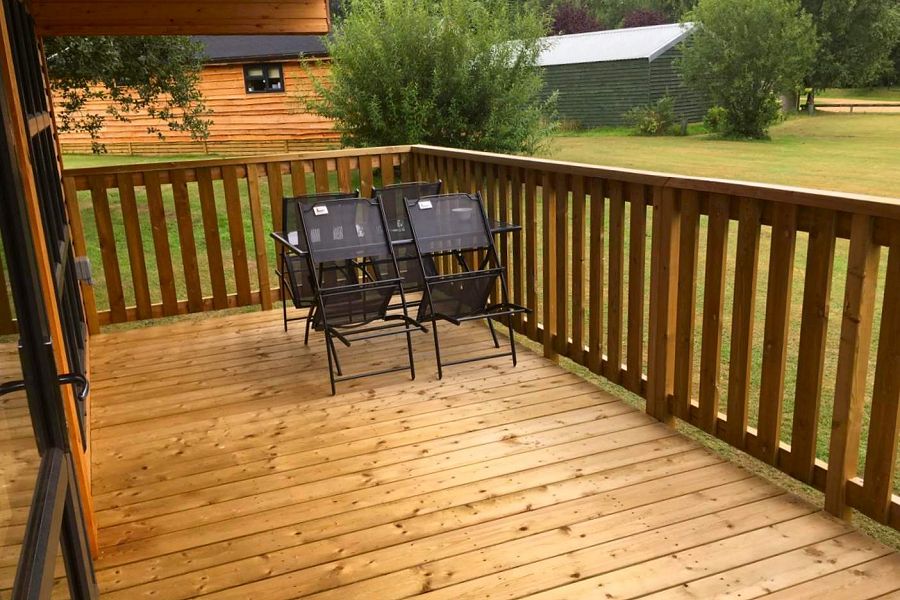 Woodlakes Larch XL Parkside Lodge Decking