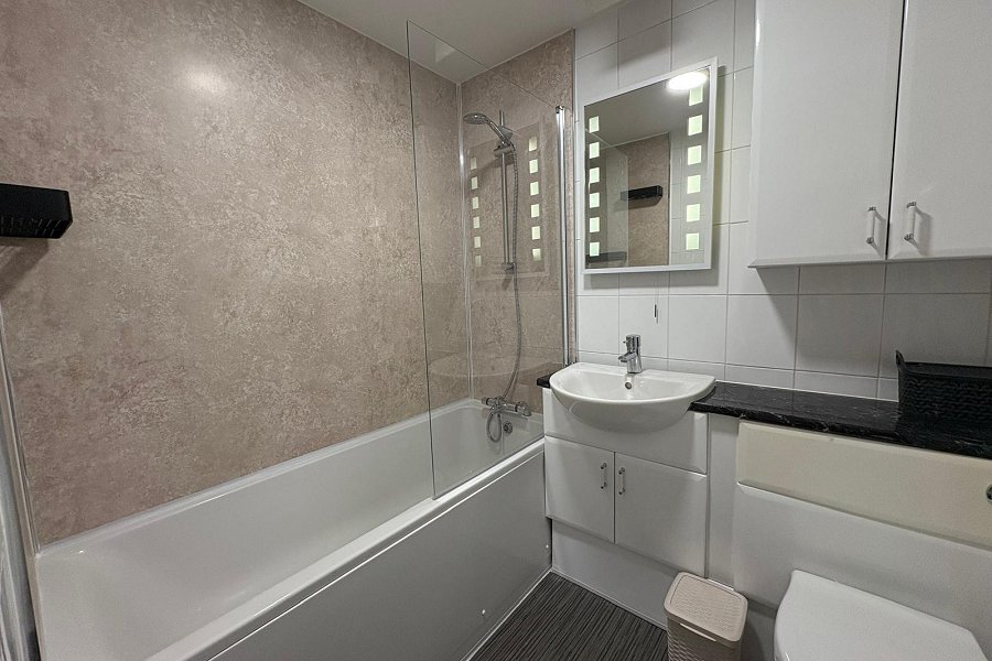 Wroxham Quays Bathroom