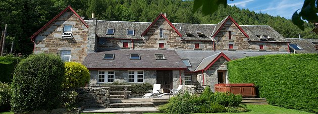 Taymouth Granary Court Luxury Scottish Holiday Cottage With Hot Tub