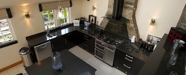 Taymouth Granary Court Luxury Scottish Holiday Cottage With Hot Tub