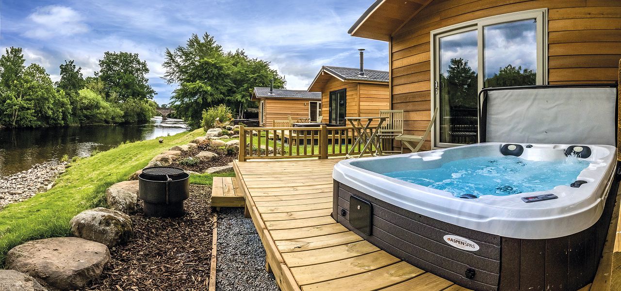 Lodges With Hot Tubs Hot Tub Log Cabins Waterside Breaks