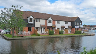 Norfolk Broads Holidays with good fishing - Cordon Rouge Cottages in Wroxham